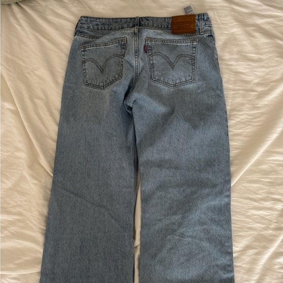 Levi’s Low Loose Blue Women's Jeans in Size 28 - Picture 4 of 4